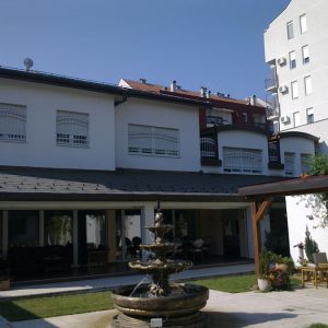 Vila sa bazenom, Novi Sad