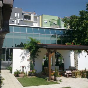Vila sa bazenom, Novi Sad